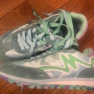 Marcos Jacob’s female sneakers